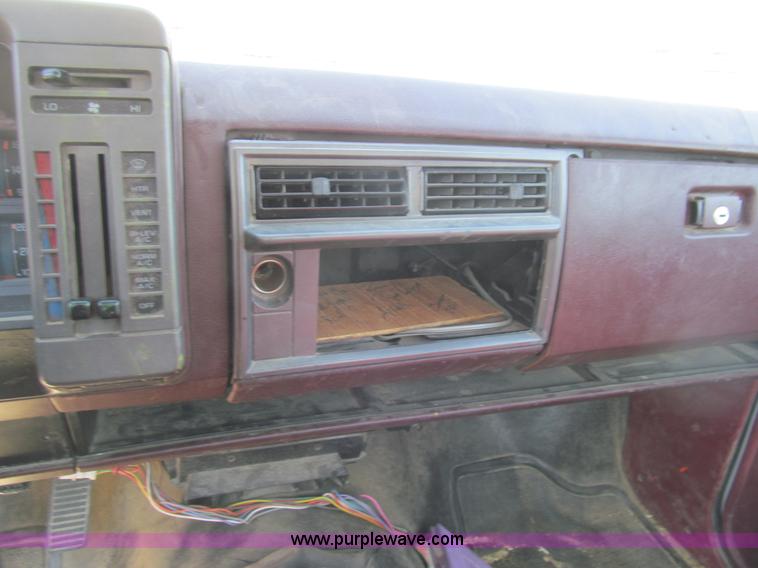 image for item I7145 1991 Chevrolet S10 pickup truck