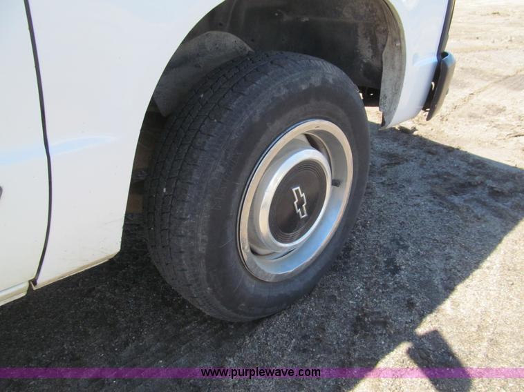 image for item I7145 1991 Chevrolet S10 pickup truck