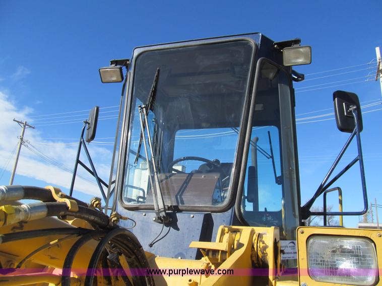 image for item I7157 1996 Komatsu WA120-1 wheel loader