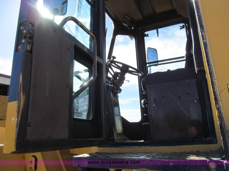 image for item I7157 1996 Komatsu WA120-1 wheel loader