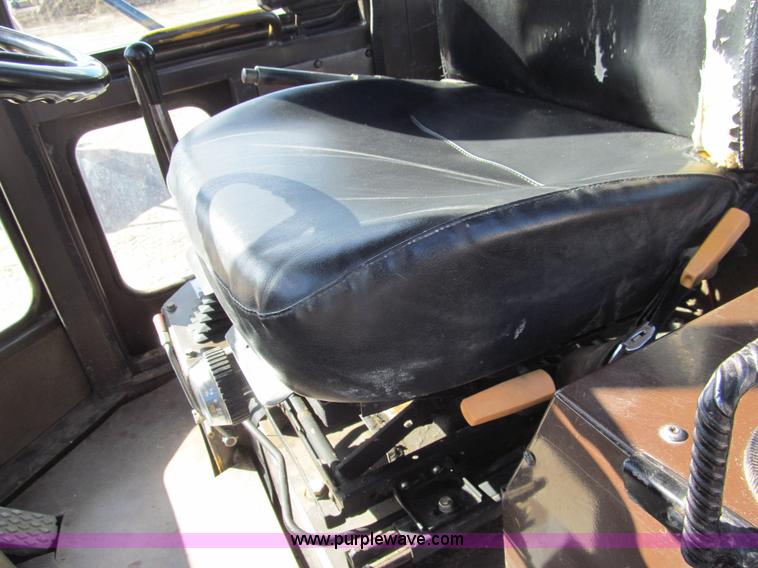 image for item I7157 1996 Komatsu WA120-1 wheel loader