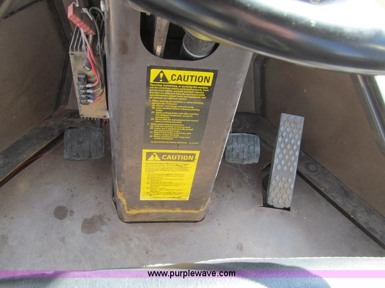 image for item I7157 1996 Komatsu WA120-1 wheel loader