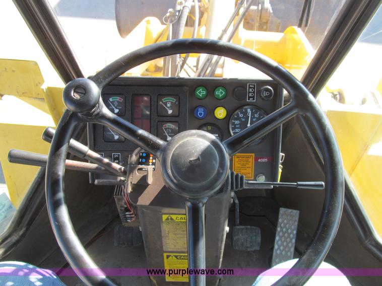image for item I7157 1996 Komatsu WA120-1 wheel loader