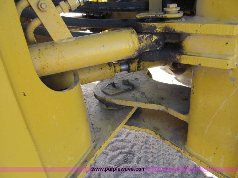 image for item I7157 1996 Komatsu WA120-1 wheel loader