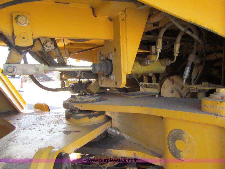 image for item I7157 1996 Komatsu WA120-1 wheel loader