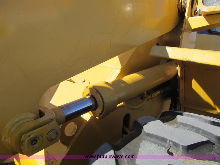 image for item I7157 1996 Komatsu WA120-1 wheel loader