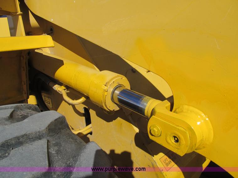 image for item I7157 1996 Komatsu WA120-1 wheel loader