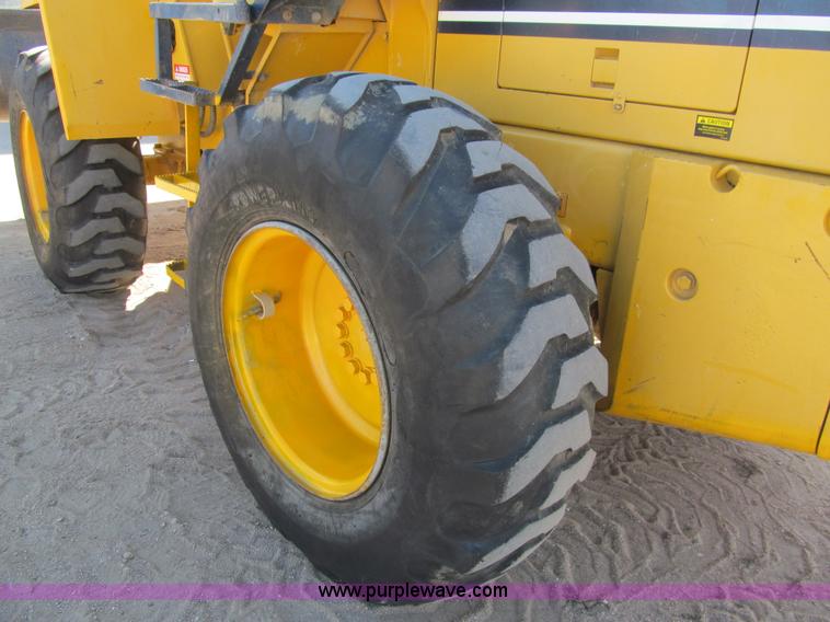 image for item I7157 1996 Komatsu WA120-1 wheel loader