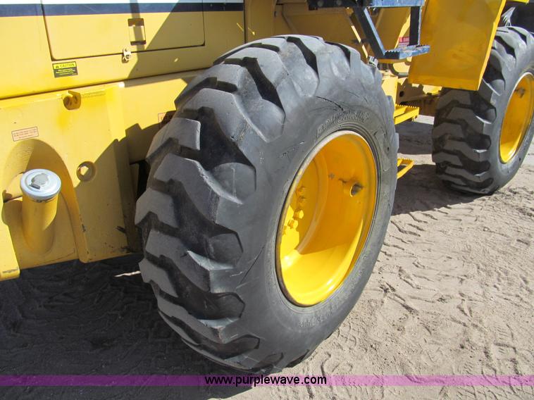 image for item I7157 1996 Komatsu WA120-1 wheel loader