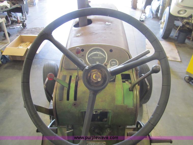 image for item I7221 1962 John Deere 3010 tractor