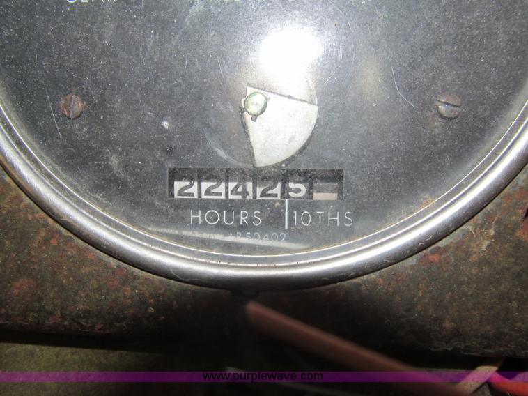 image for item I7221 1962 John Deere 3010 tractor