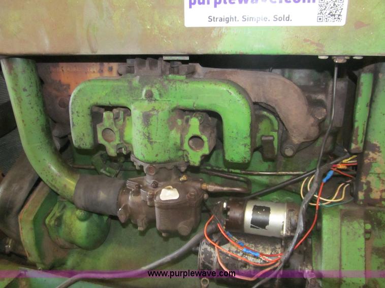 image for item I7221 1962 John Deere 3010 tractor