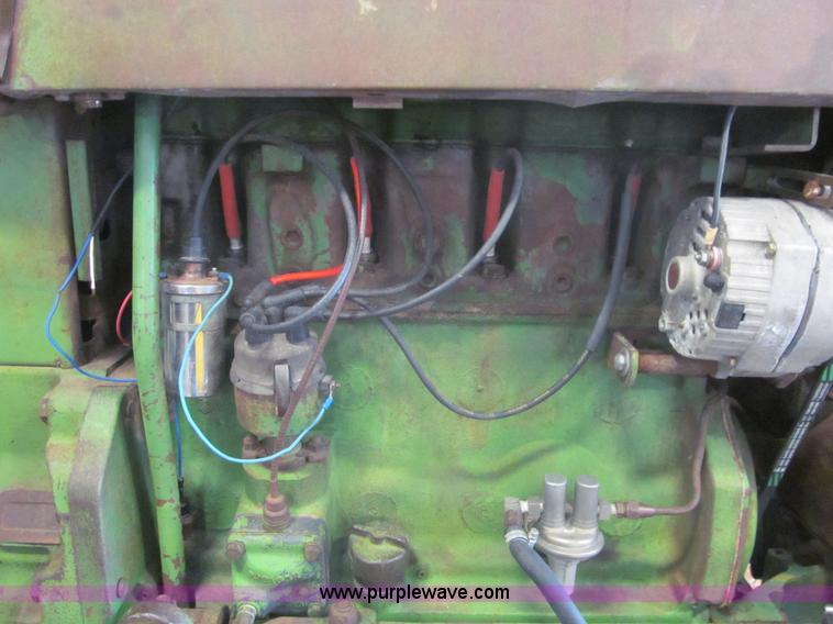 image for item I7221 1962 John Deere 3010 tractor