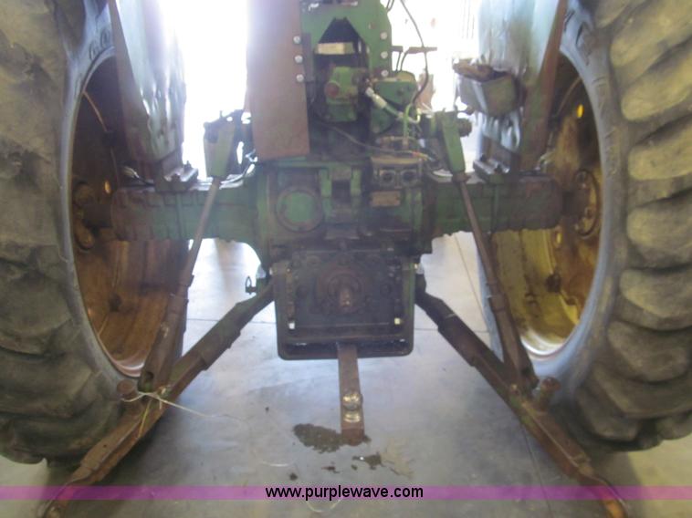 image for item I7221 1962 John Deere 3010 tractor