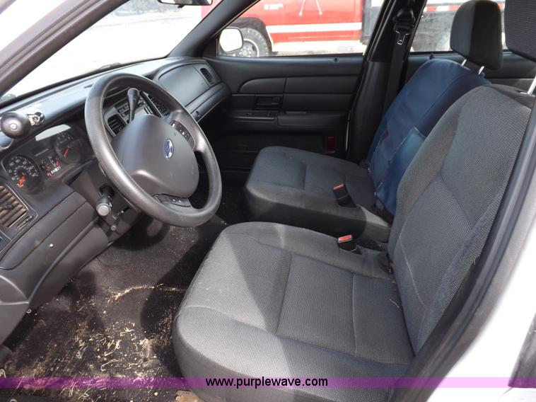 image for item I9078 2008 Ford Crown Victoria Police Interceptor