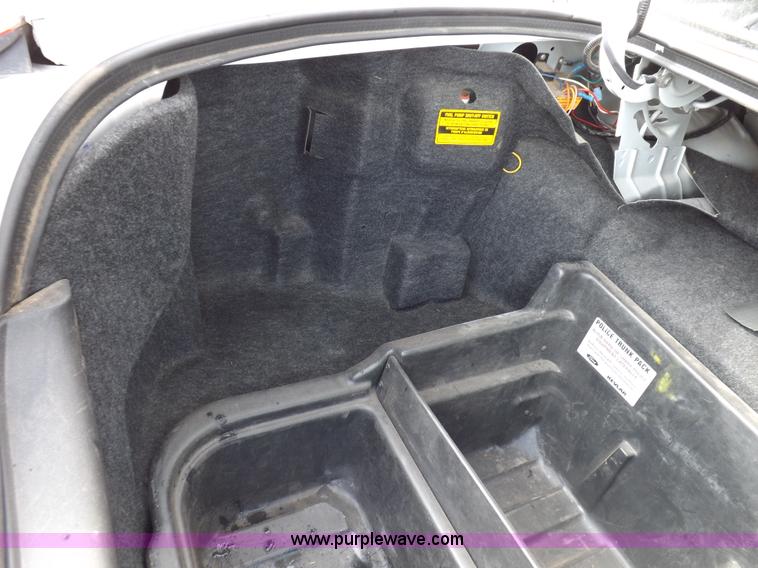 image for item I9078 2008 Ford Crown Victoria Police Interceptor