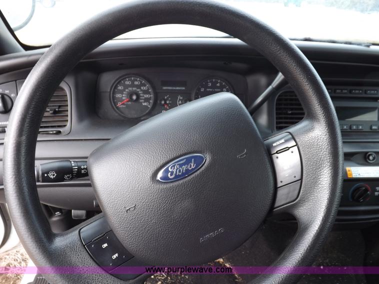 image for item I9078 2008 Ford Crown Victoria Police Interceptor