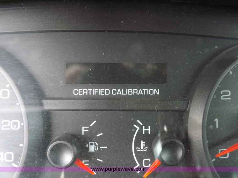 image for item I9078 2008 Ford Crown Victoria Police Interceptor