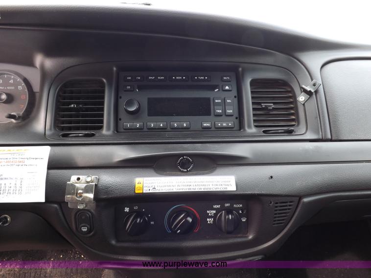 image for item I9078 2008 Ford Crown Victoria Police Interceptor