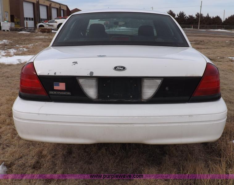 image for item I9079 2008 Ford Crown Victoria Police Interceptor