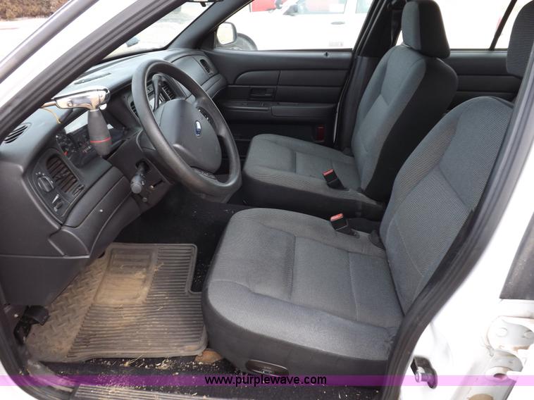 image for item I9079 2008 Ford Crown Victoria Police Interceptor