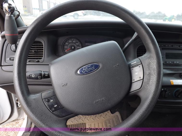 image for item I9079 2008 Ford Crown Victoria Police Interceptor