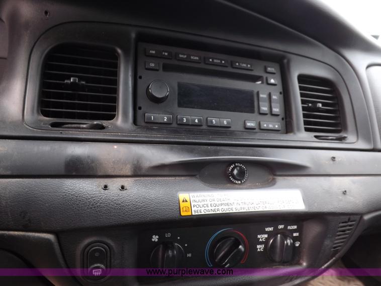 image for item I9079 2008 Ford Crown Victoria Police Interceptor