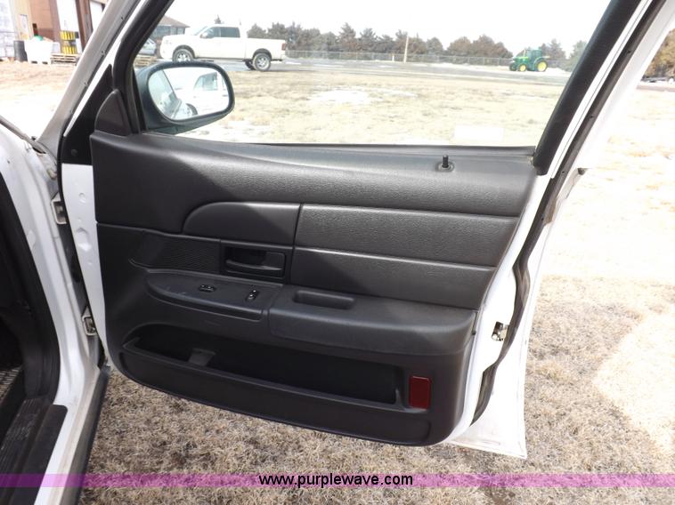 image for item I9080 2008 Ford Crown Victoria Police Interceptor