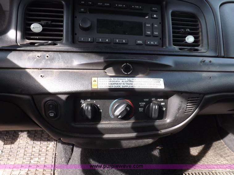 image for item I9080 2008 Ford Crown Victoria Police Interceptor