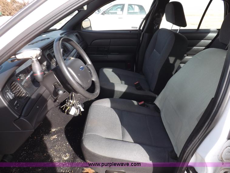 image for item I9081 2008 Ford Crown Victoria Police Interceptor