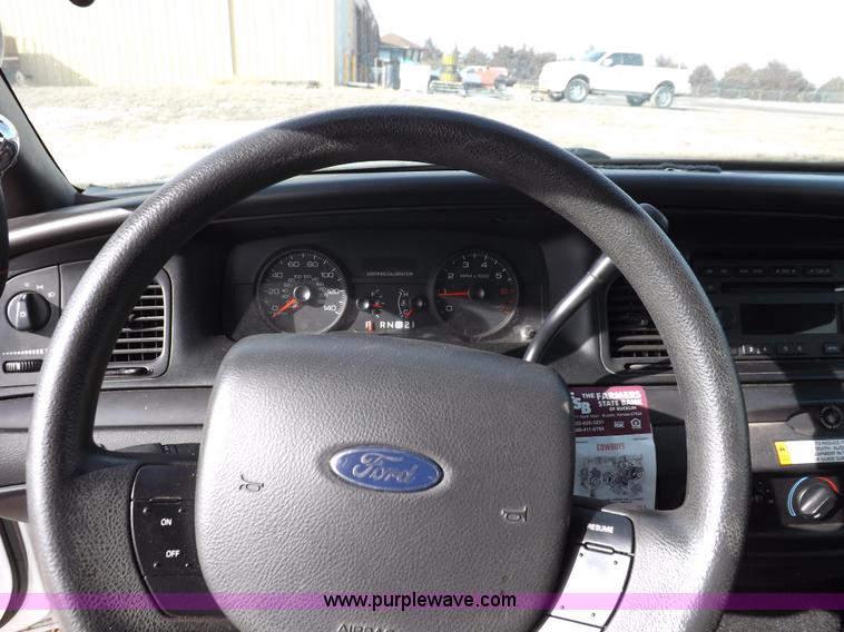 image for item I9081 2008 Ford Crown Victoria Police Interceptor