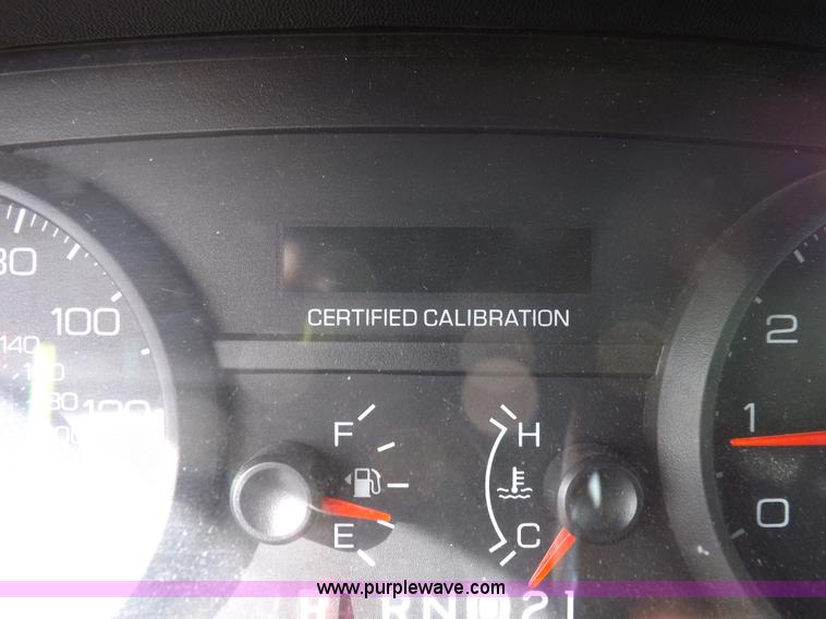 image for item I9081 2008 Ford Crown Victoria Police Interceptor