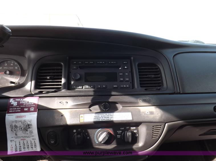 image for item I9081 2008 Ford Crown Victoria Police Interceptor