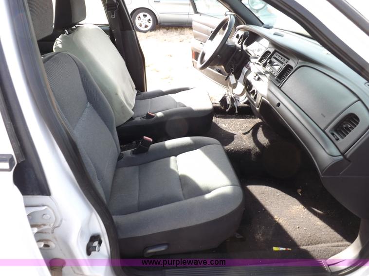 image for item I9081 2008 Ford Crown Victoria Police Interceptor