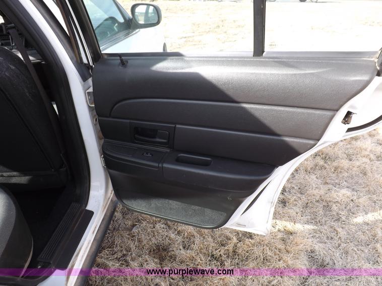 image for item I9081 2008 Ford Crown Victoria Police Interceptor