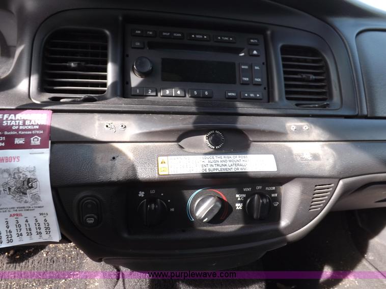 image for item I9081 2008 Ford Crown Victoria Police Interceptor