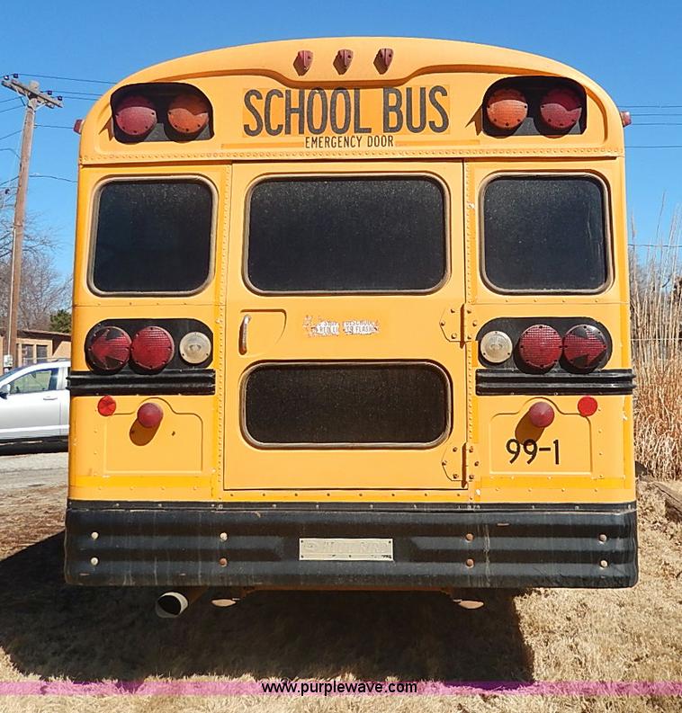 image for item I9305 1999 Chevrolet B7 Bluebird bus