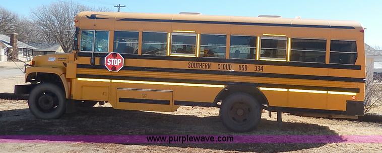 image for item I9305 1999 Chevrolet B7 Bluebird bus