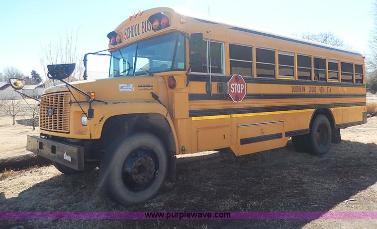 image for item I9305 1999 Chevrolet B7 Bluebird bus