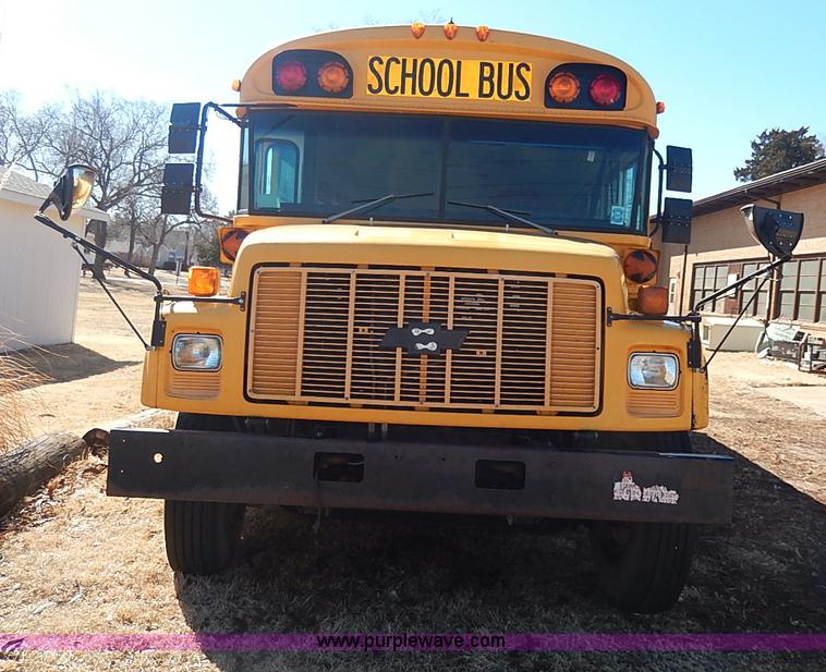 image for item I9305 1999 Chevrolet B7 Bluebird bus