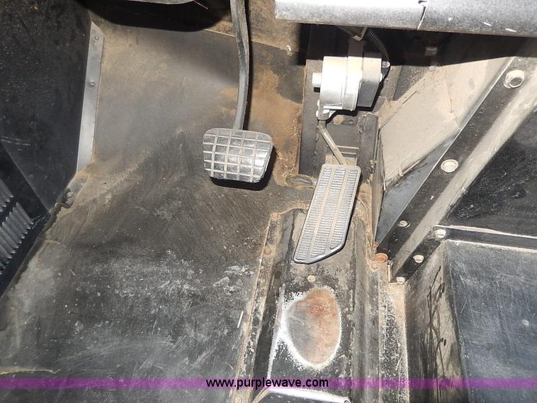 image for item I9305 1999 Chevrolet B7 Bluebird bus