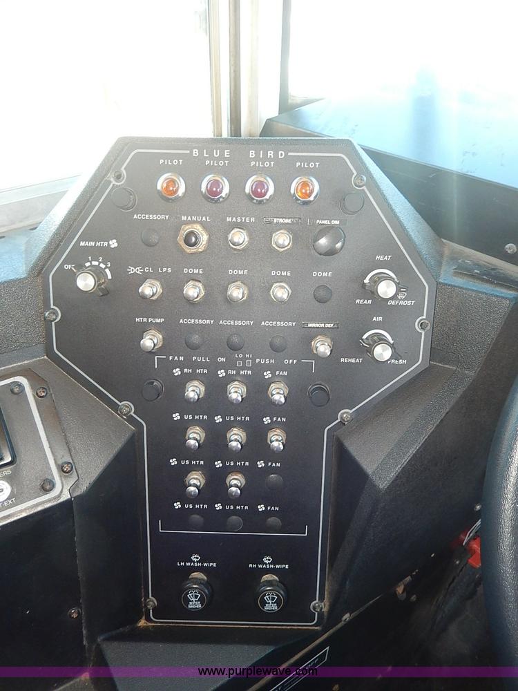 image for item I9305 1999 Chevrolet B7 Bluebird bus