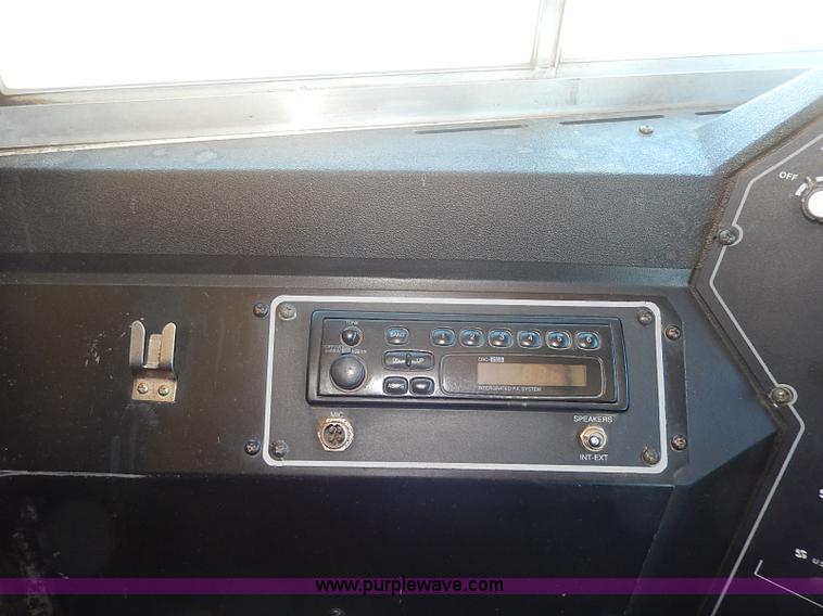 image for item I9305 1999 Chevrolet B7 Bluebird bus