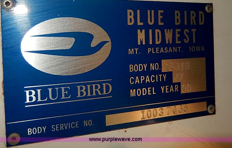 image for item I9305 1999 Chevrolet B7 Bluebird bus