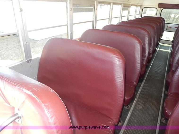 image for item I9305 1999 Chevrolet B7 Bluebird bus