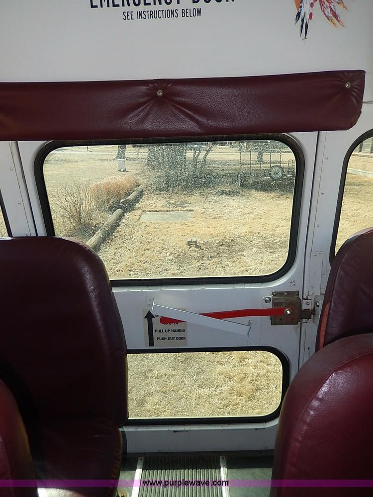 image for item I9305 1999 Chevrolet B7 Bluebird bus