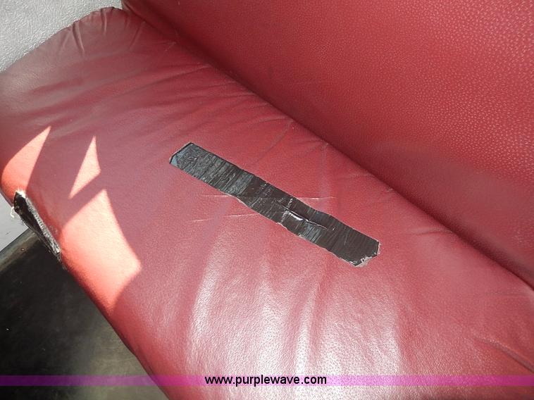 image for item I9305 1999 Chevrolet B7 Bluebird bus