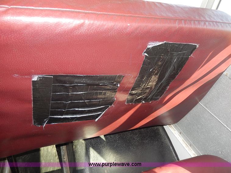 image for item I9305 1999 Chevrolet B7 Bluebird bus