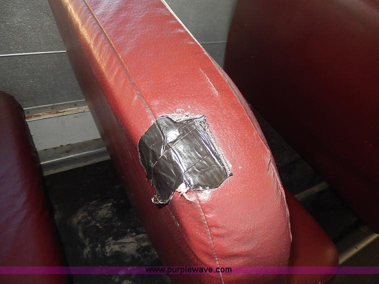 image for item I9305 1999 Chevrolet B7 Bluebird bus