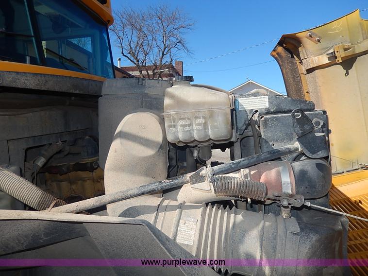 image for item I9305 1999 Chevrolet B7 Bluebird bus